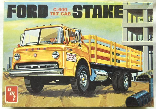 AMT 1/25 Ford C-600 Tilt Cab Stake Truck With Payload, T596 plastic model kit